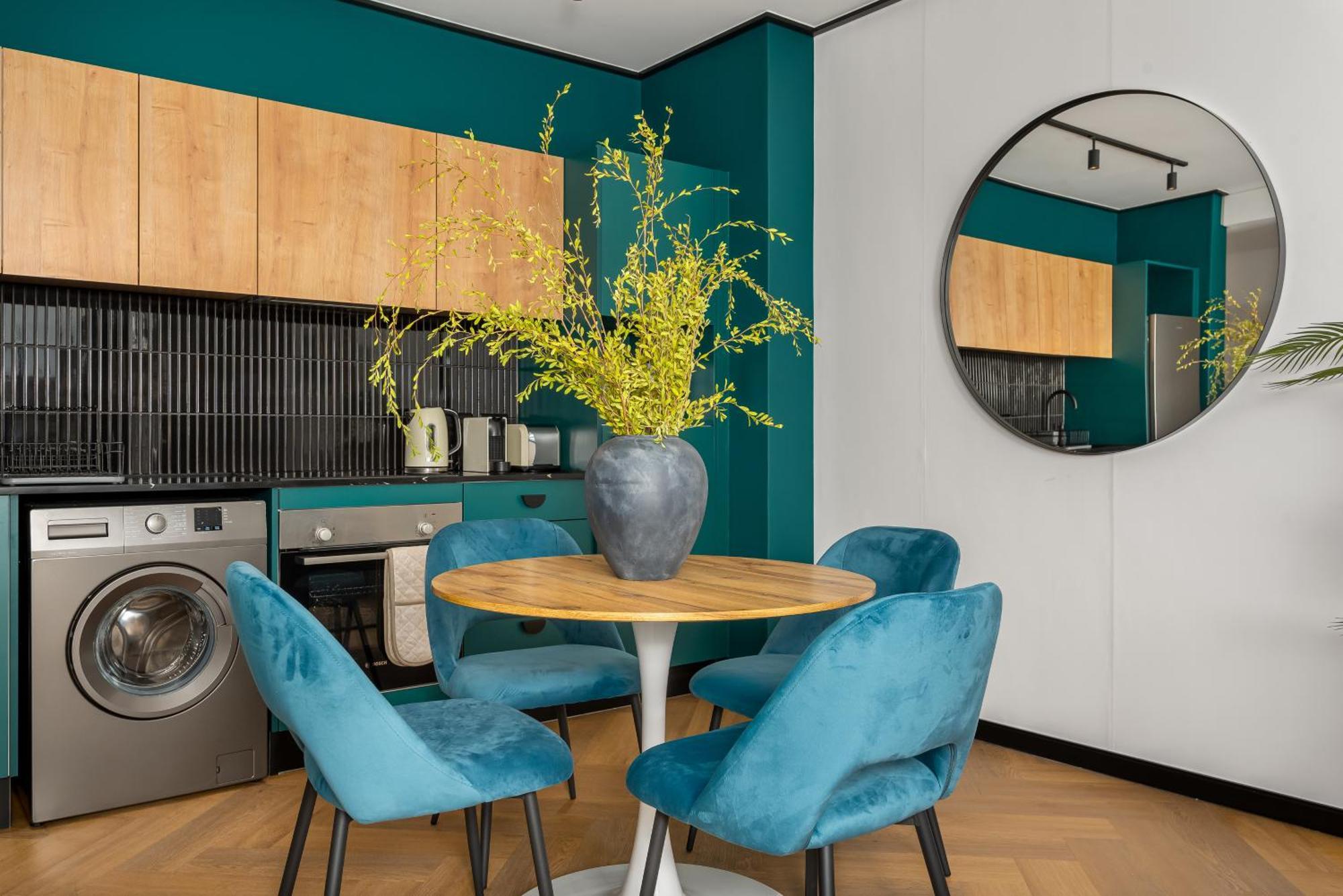 Nine Palms Luxury Apartment