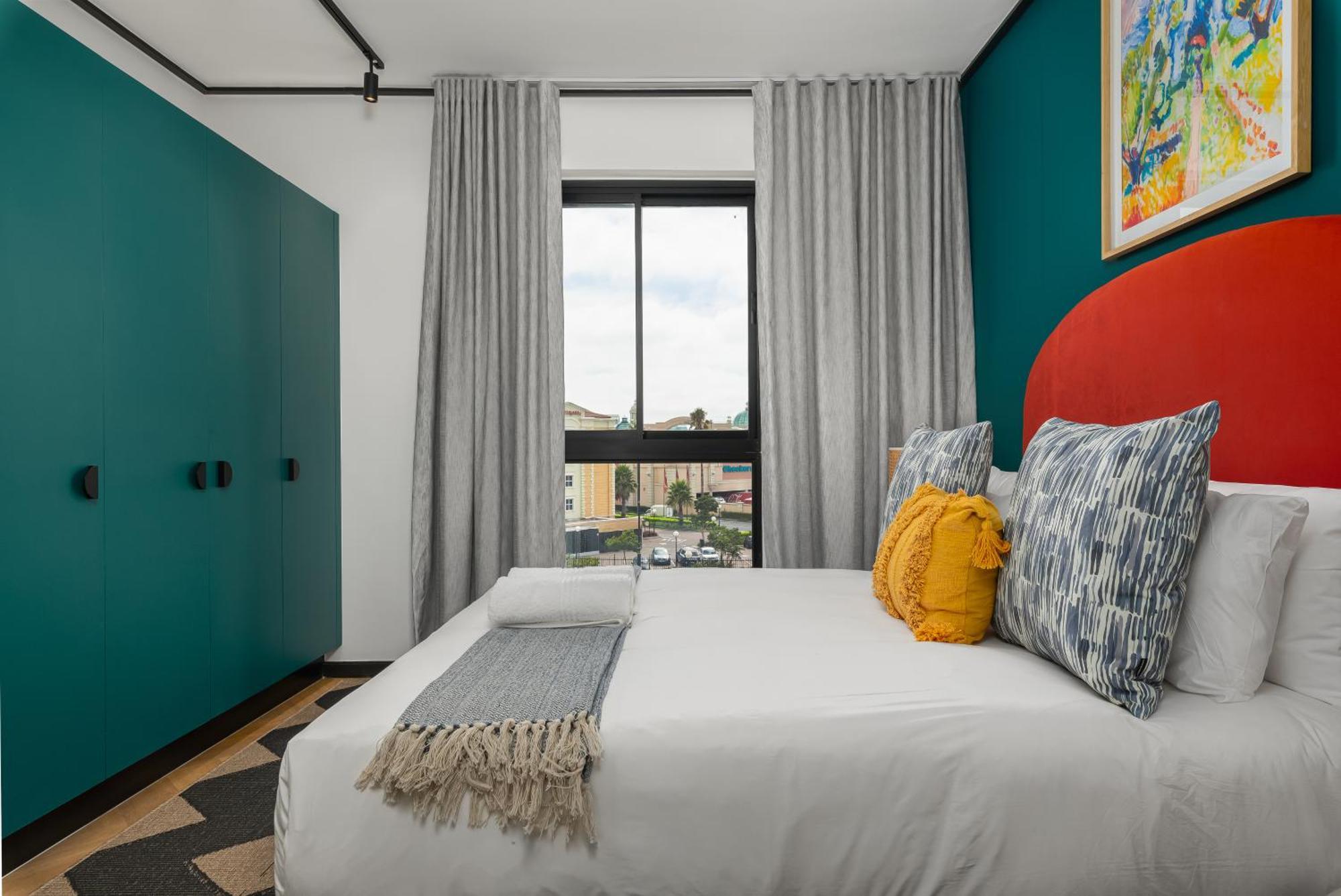 Nine Palms Luxury Apartment