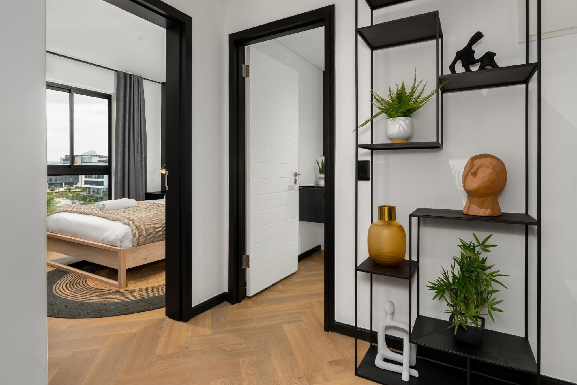 Nine Palms Luxury Apartment