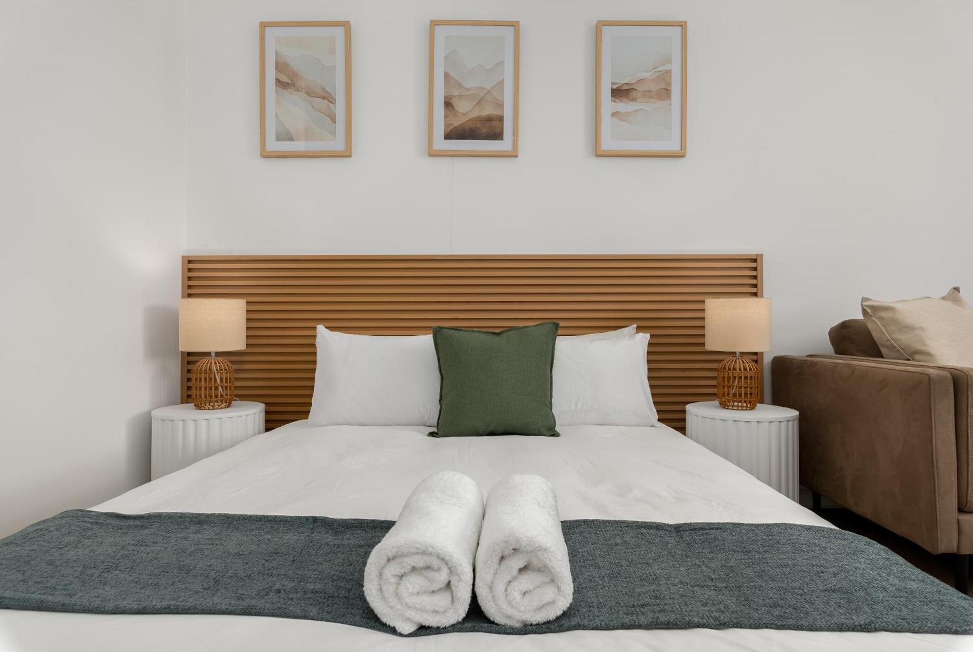 Nine Palms Luxury Apartment